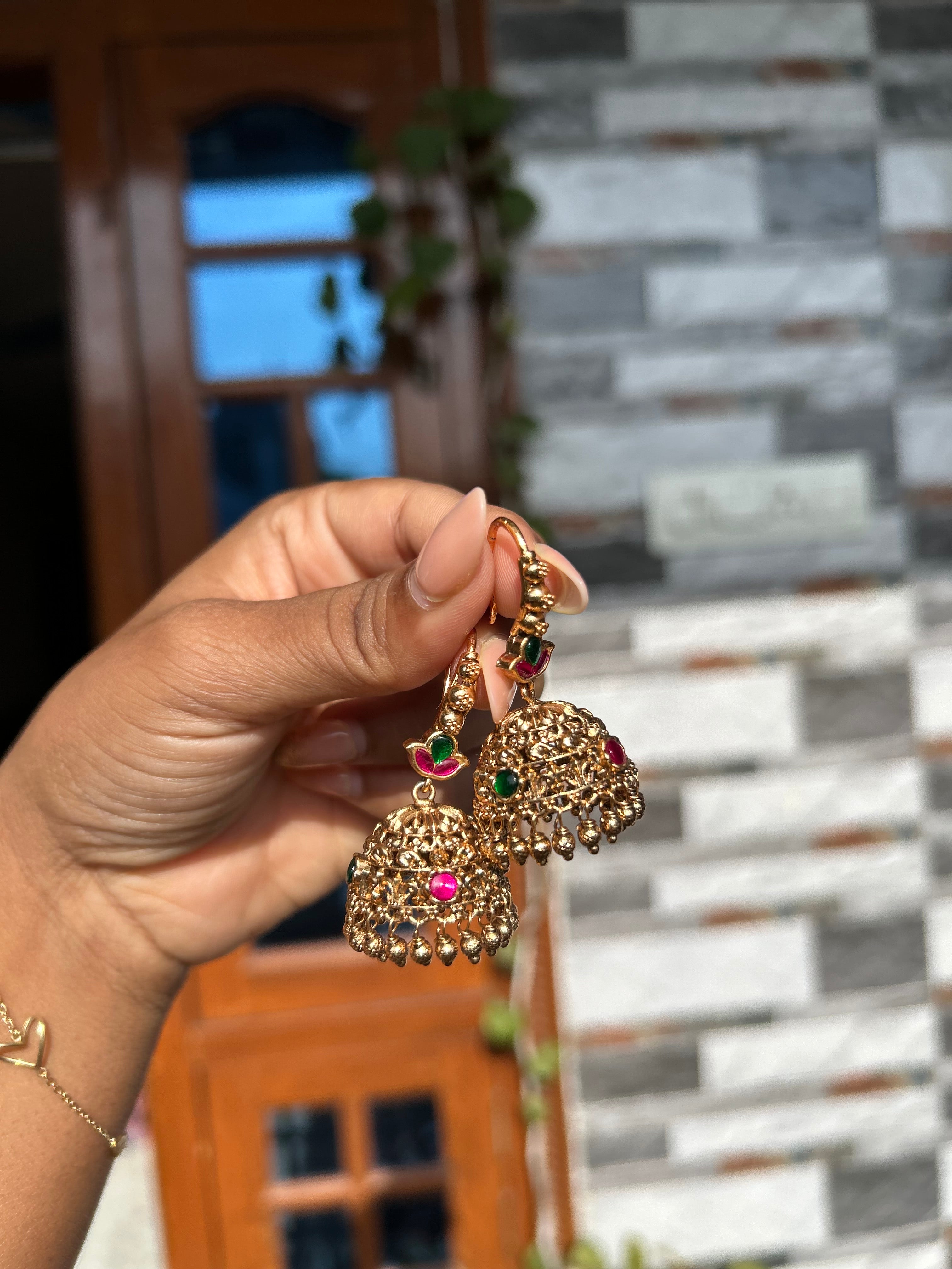 Surprise deal earrings