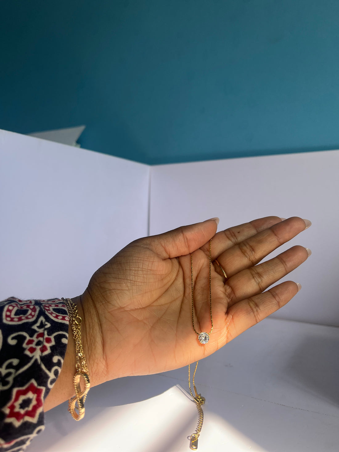 Solitaire anti tarnish neckline