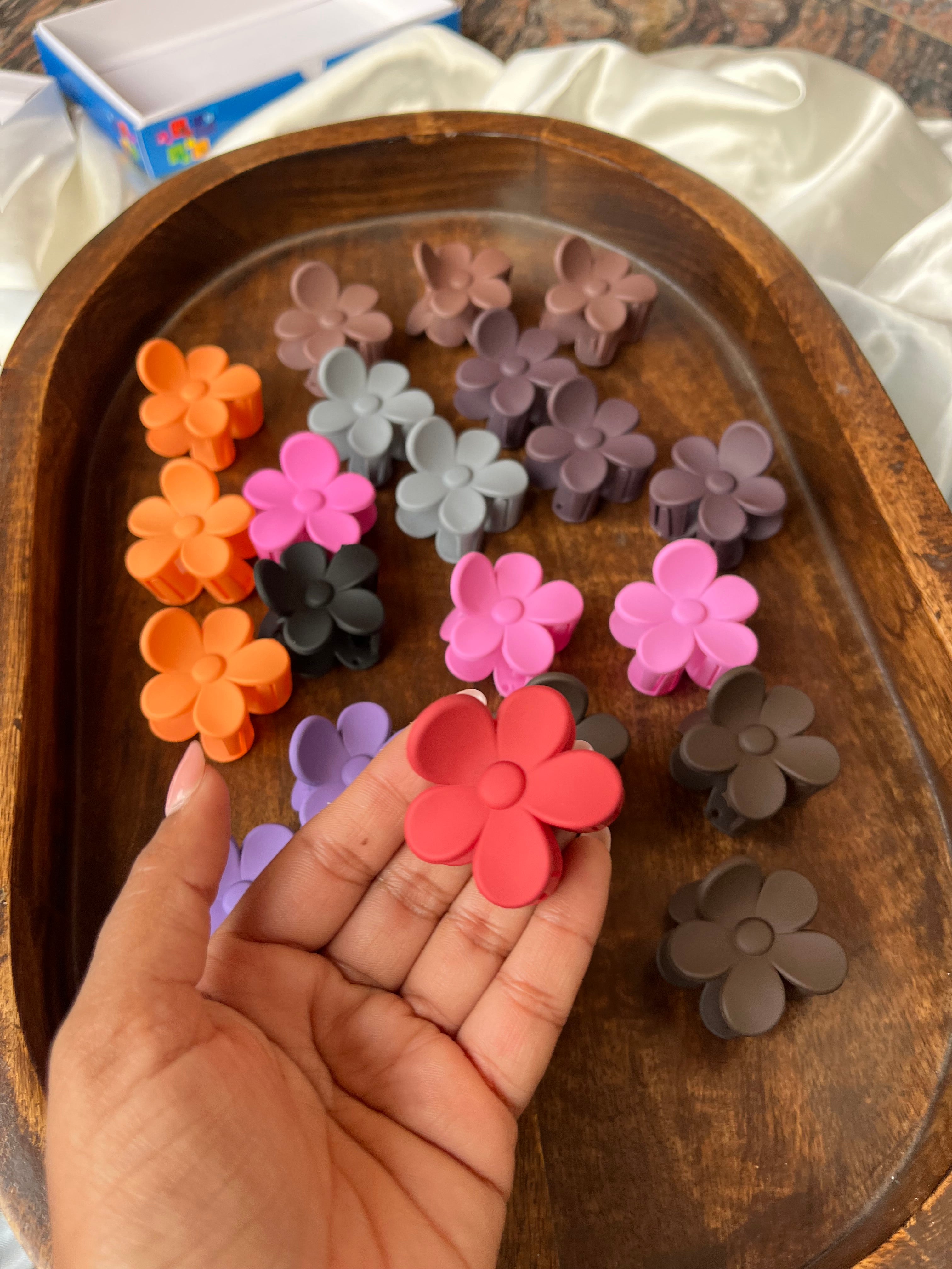 Flower clips