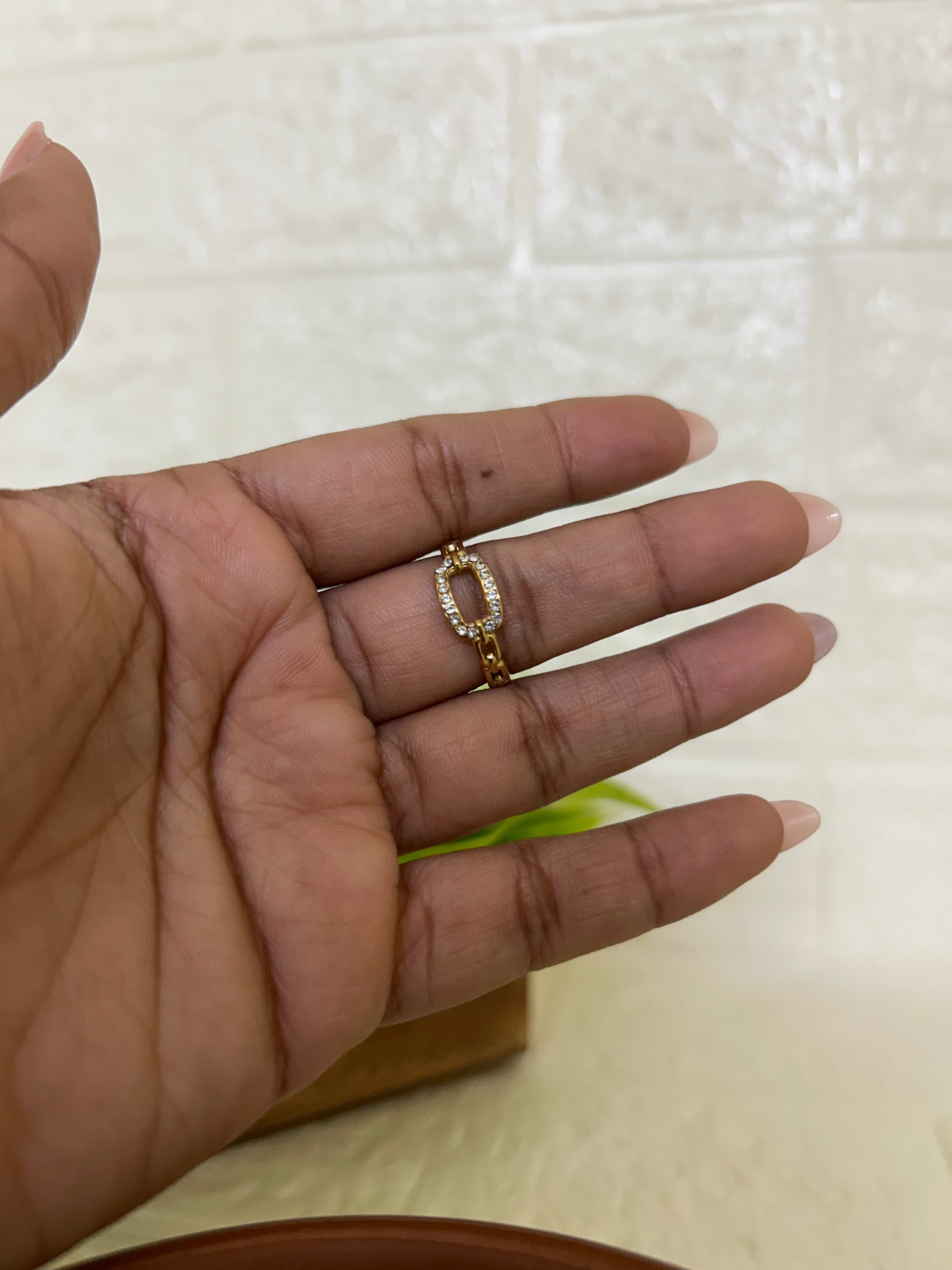 Adjustable statements rings (loves)