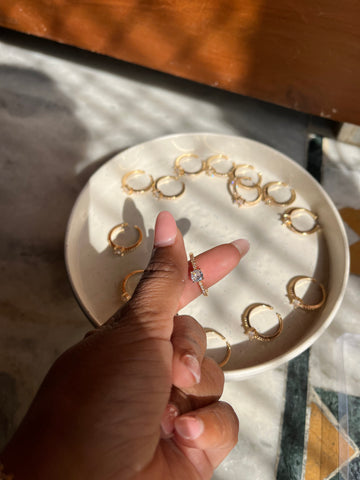 Statement “finger ring”