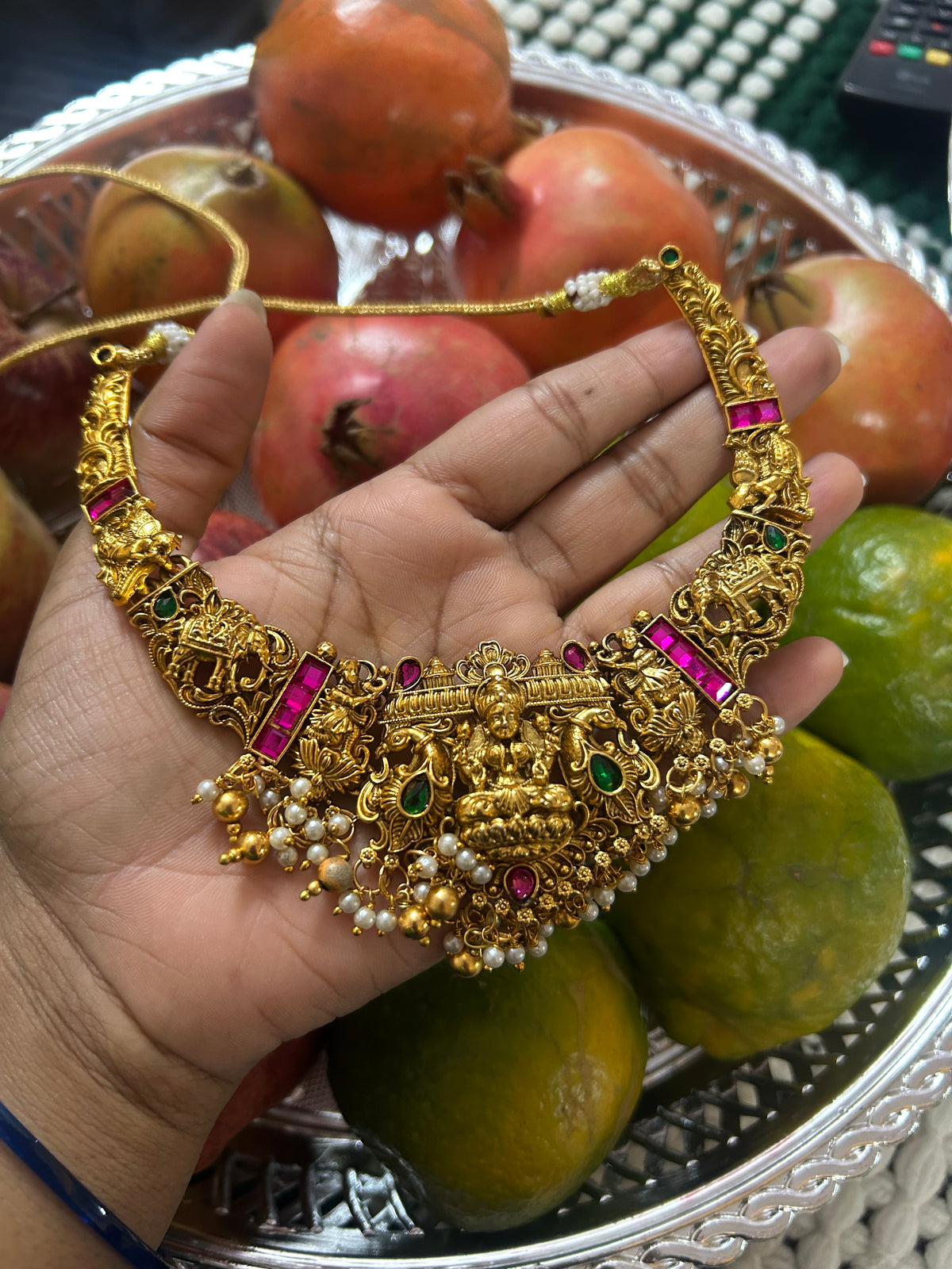 Budgeted Jadau look set