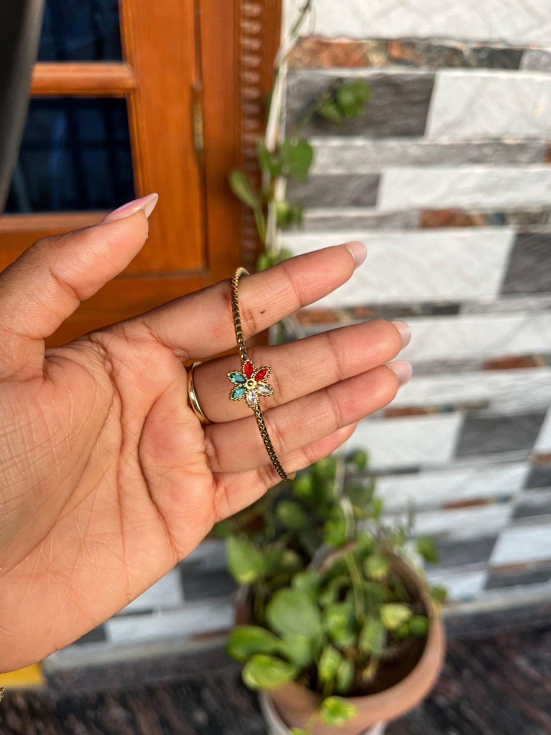 Adjustable statement bangle