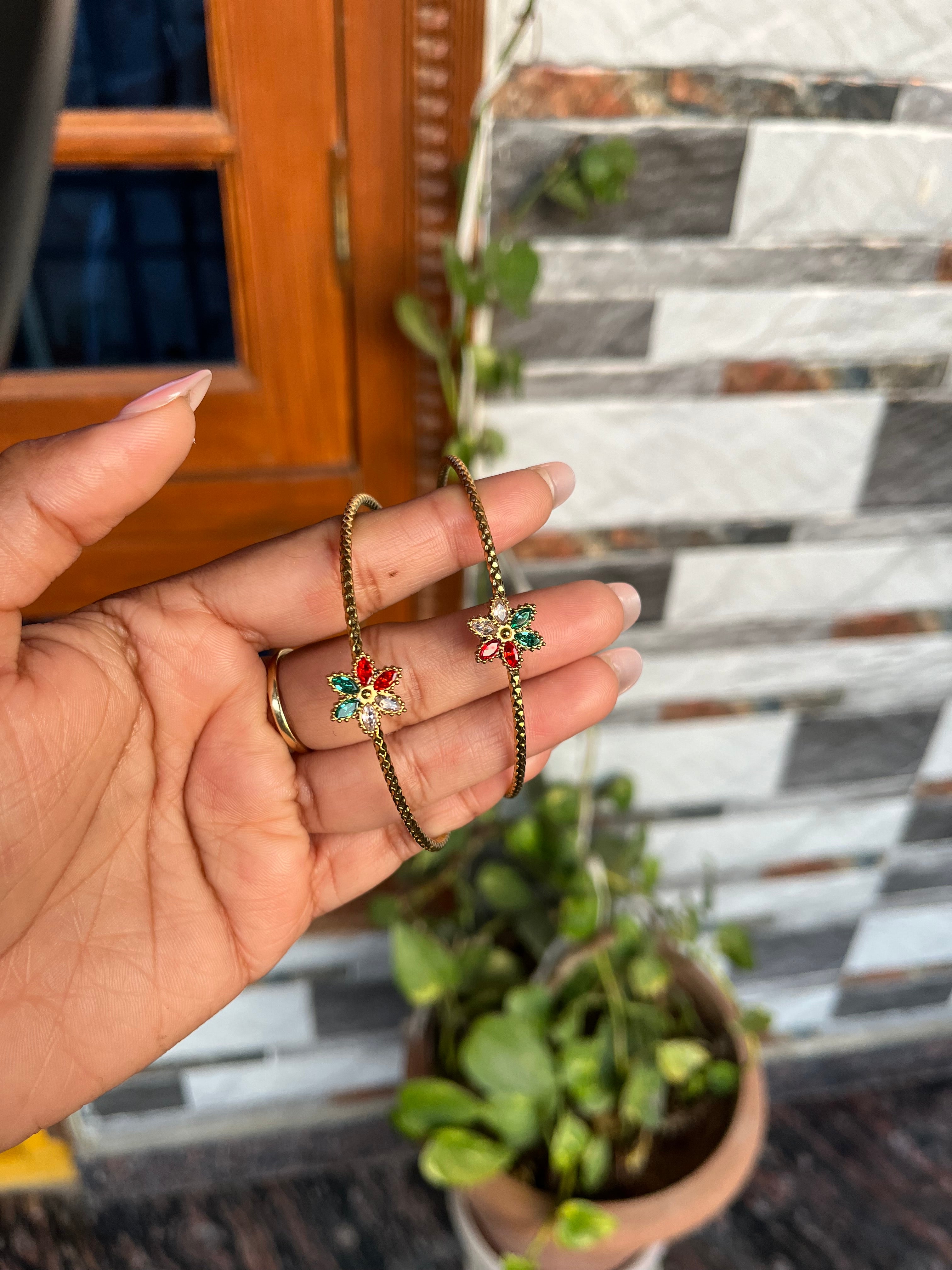 Adjustable statement bangle