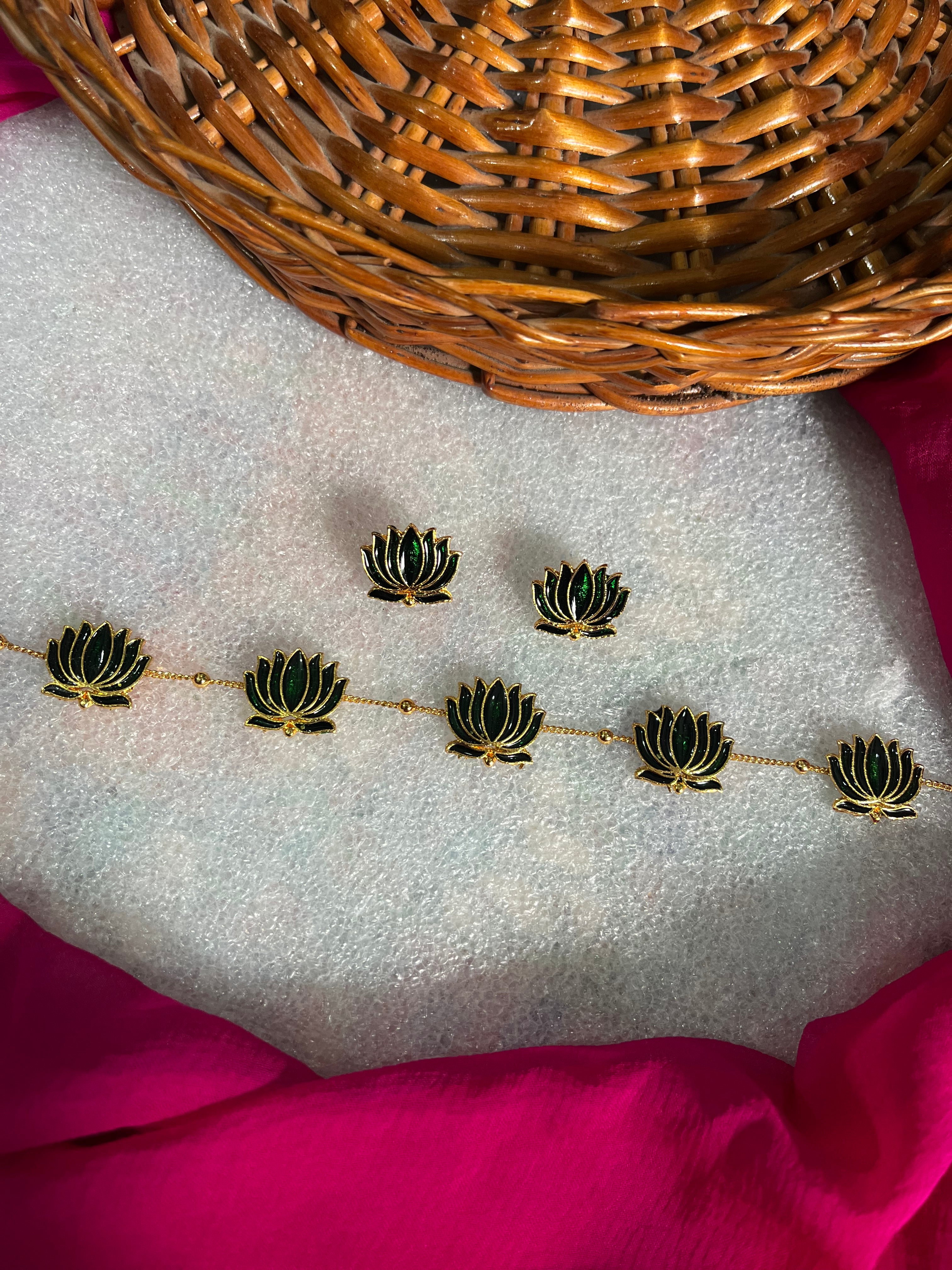 Lotus enamel (green)