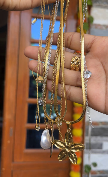 Anti tarnish necklines😍