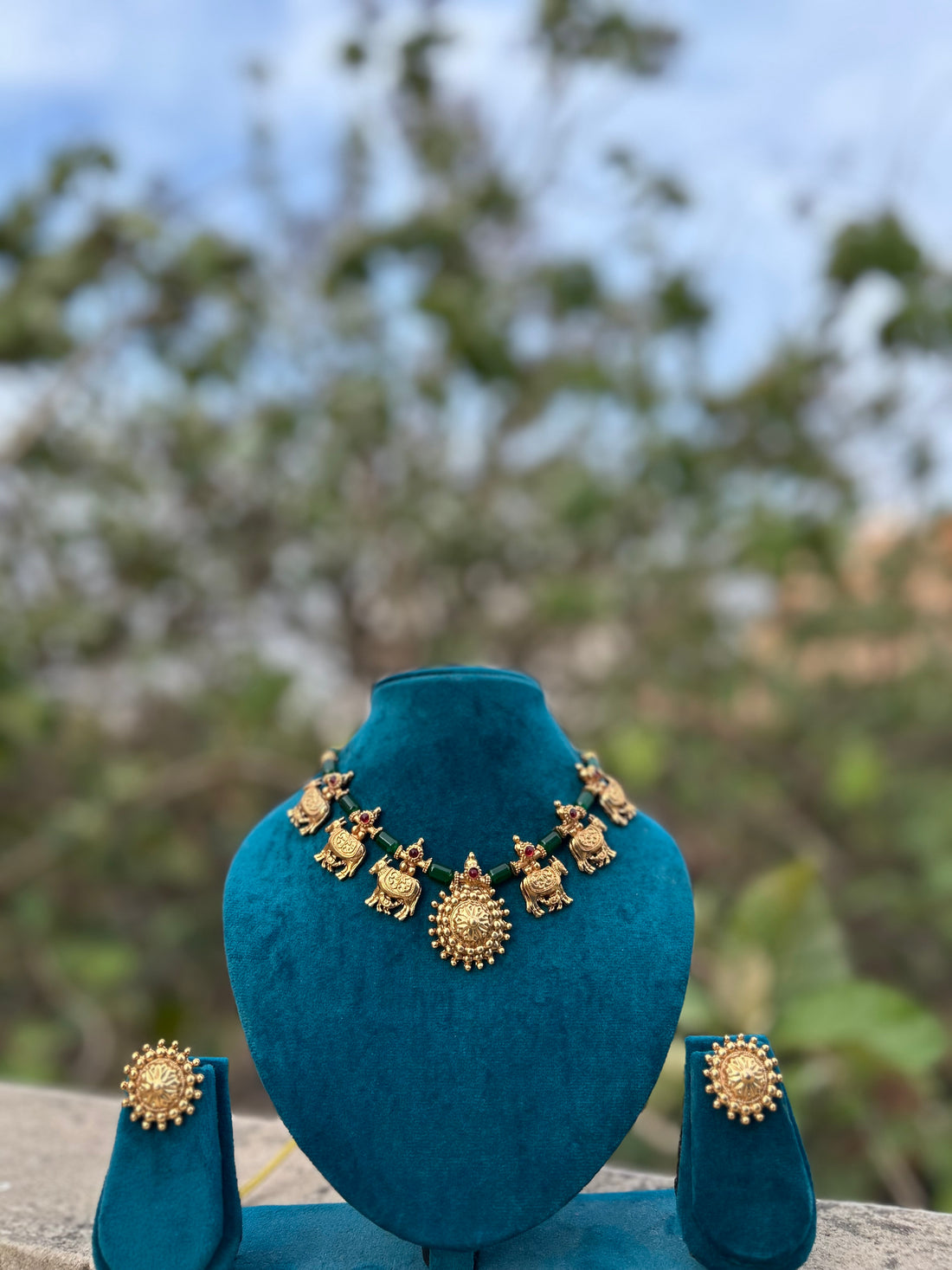 Sravanthi (A Vintage gold look a like)