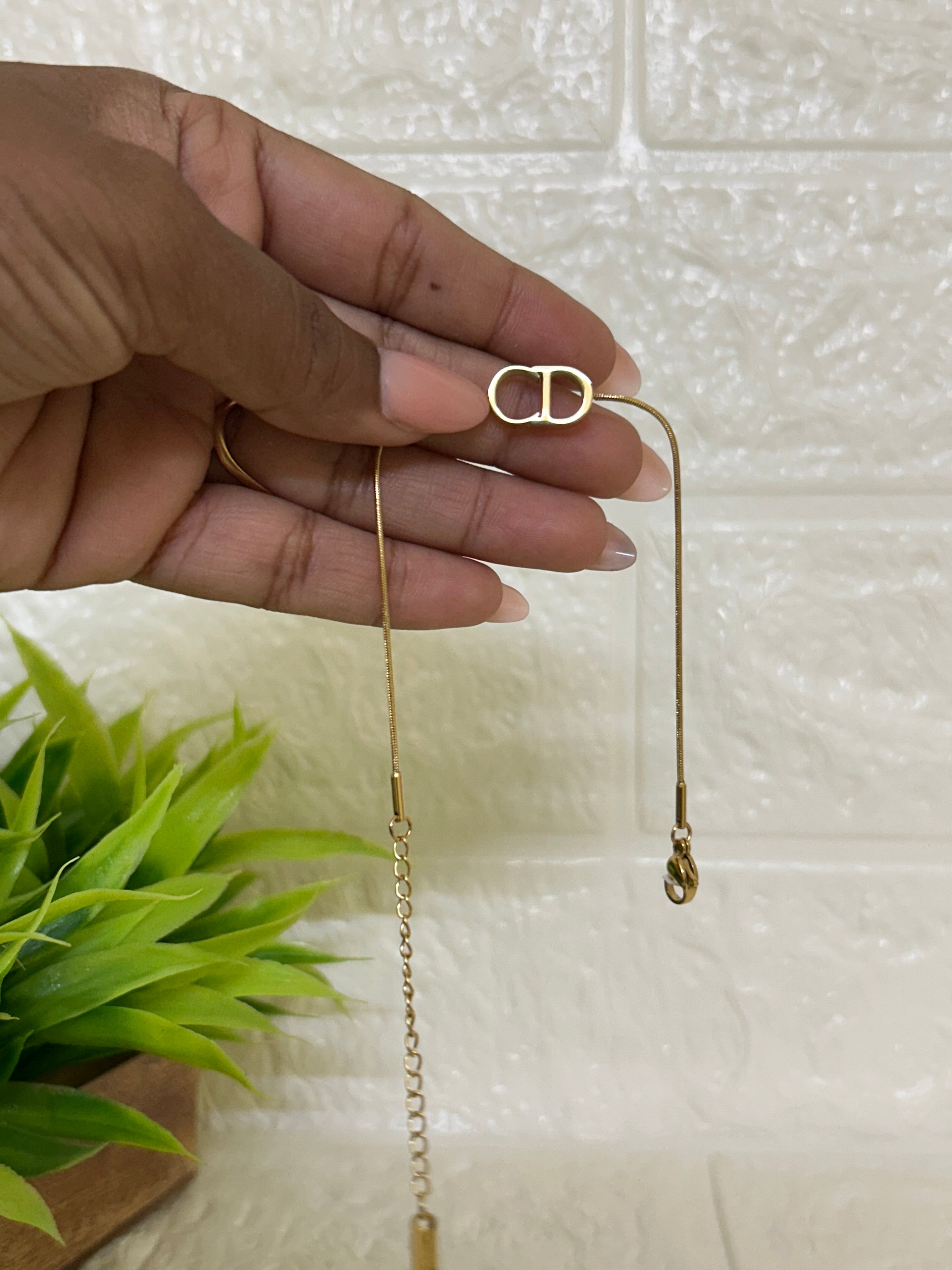 Minimal bracelets (minis)