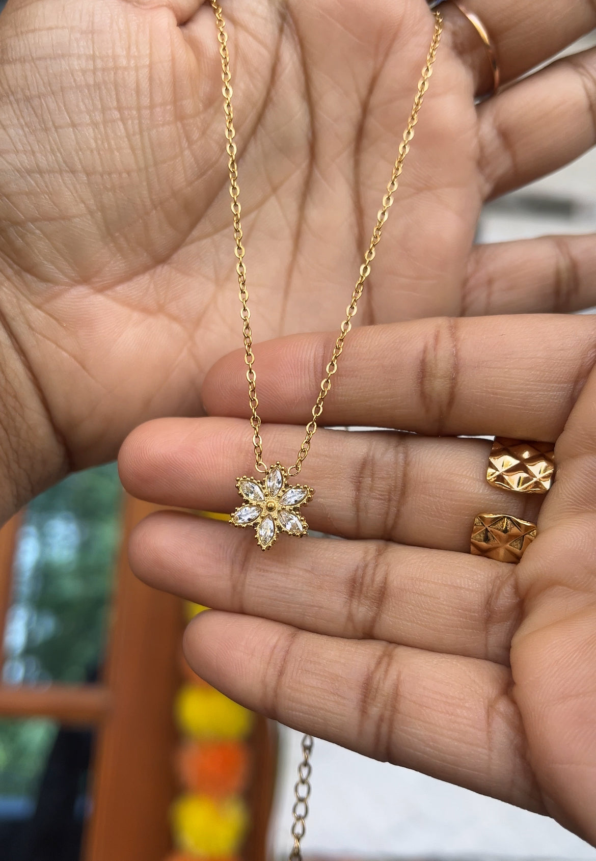 Anti tarnish necklines😍