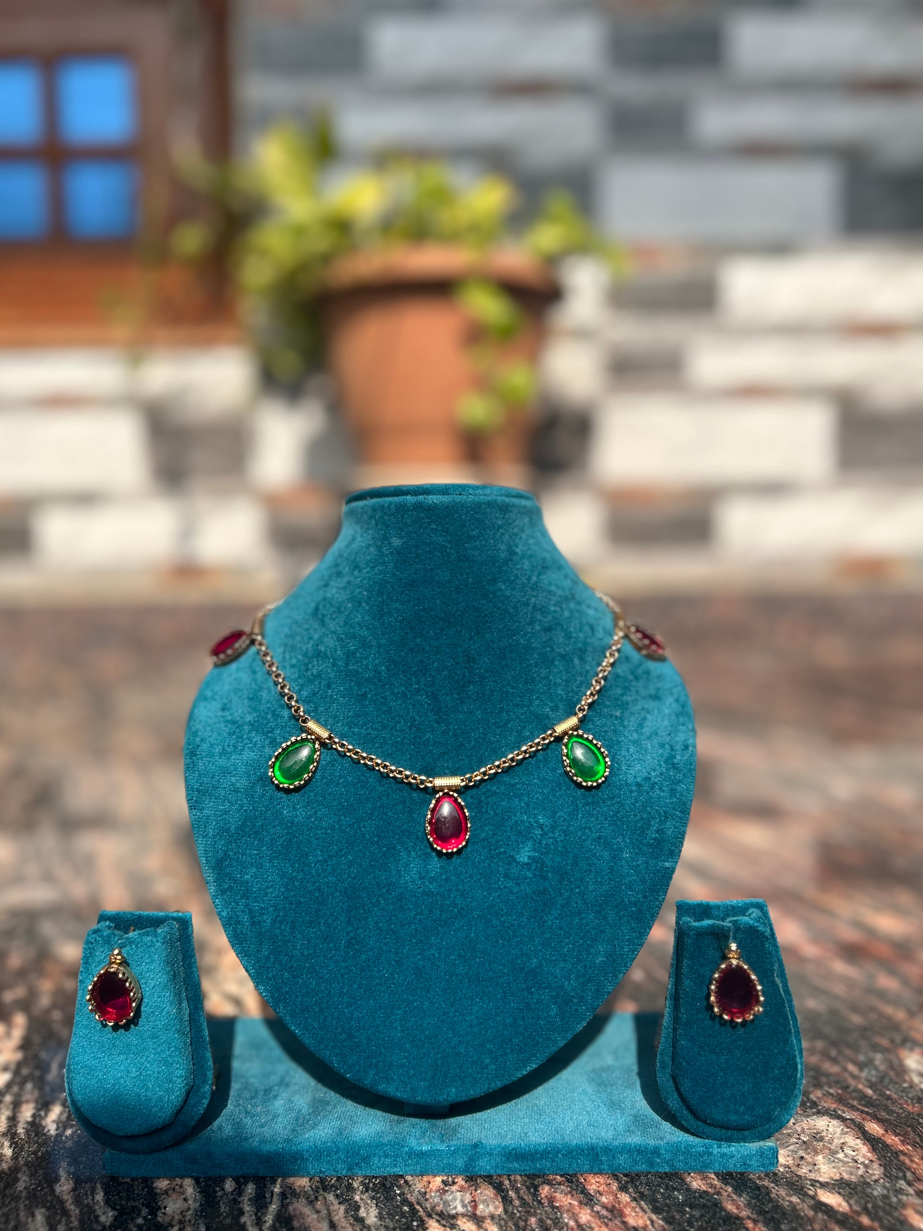 Vinuthna (A unique statement combo)