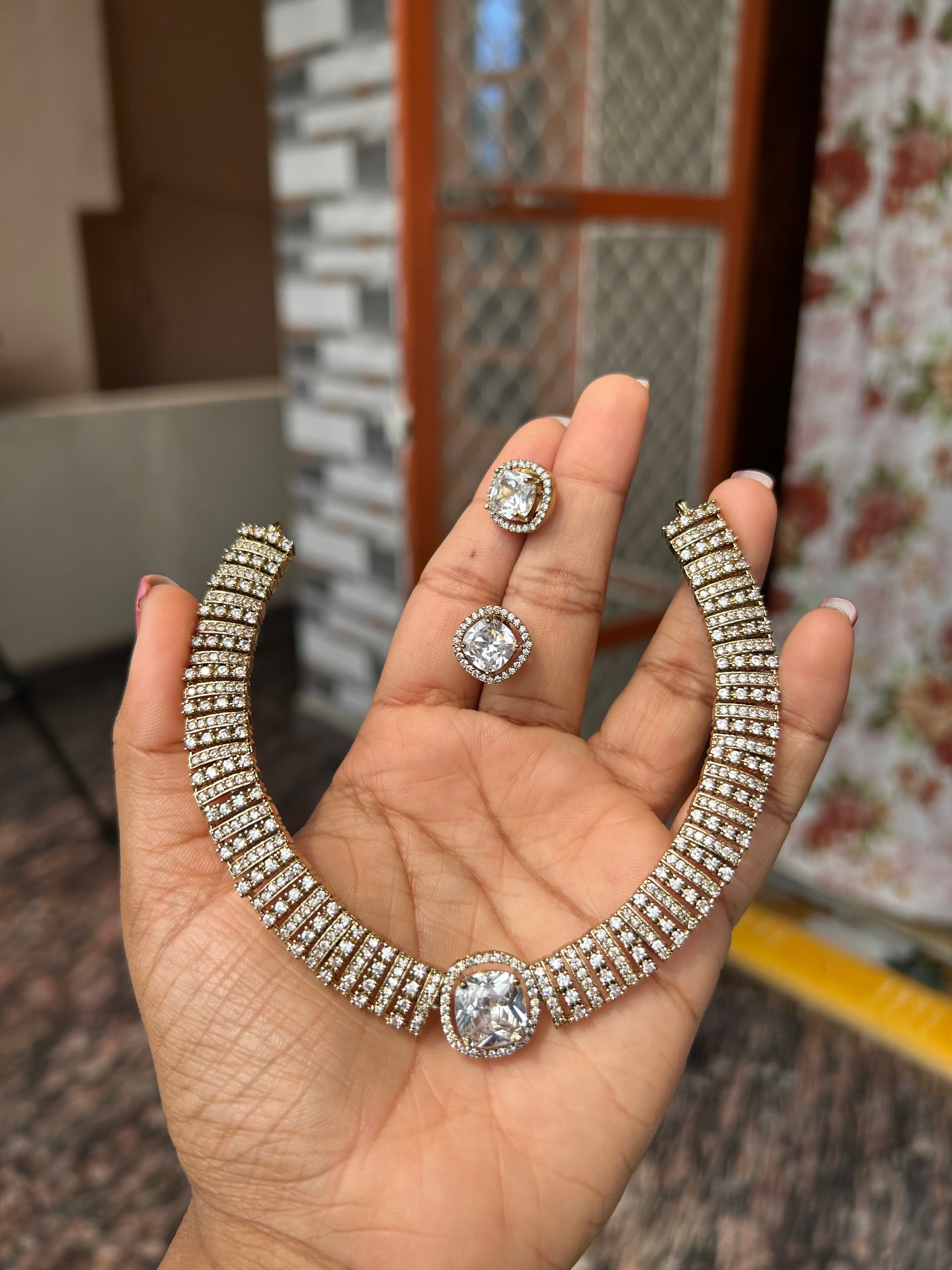 Lohitha (Victorian set)