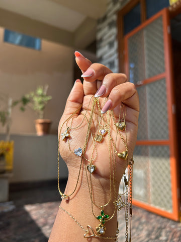 Trending anti tarnish necklines (glow)