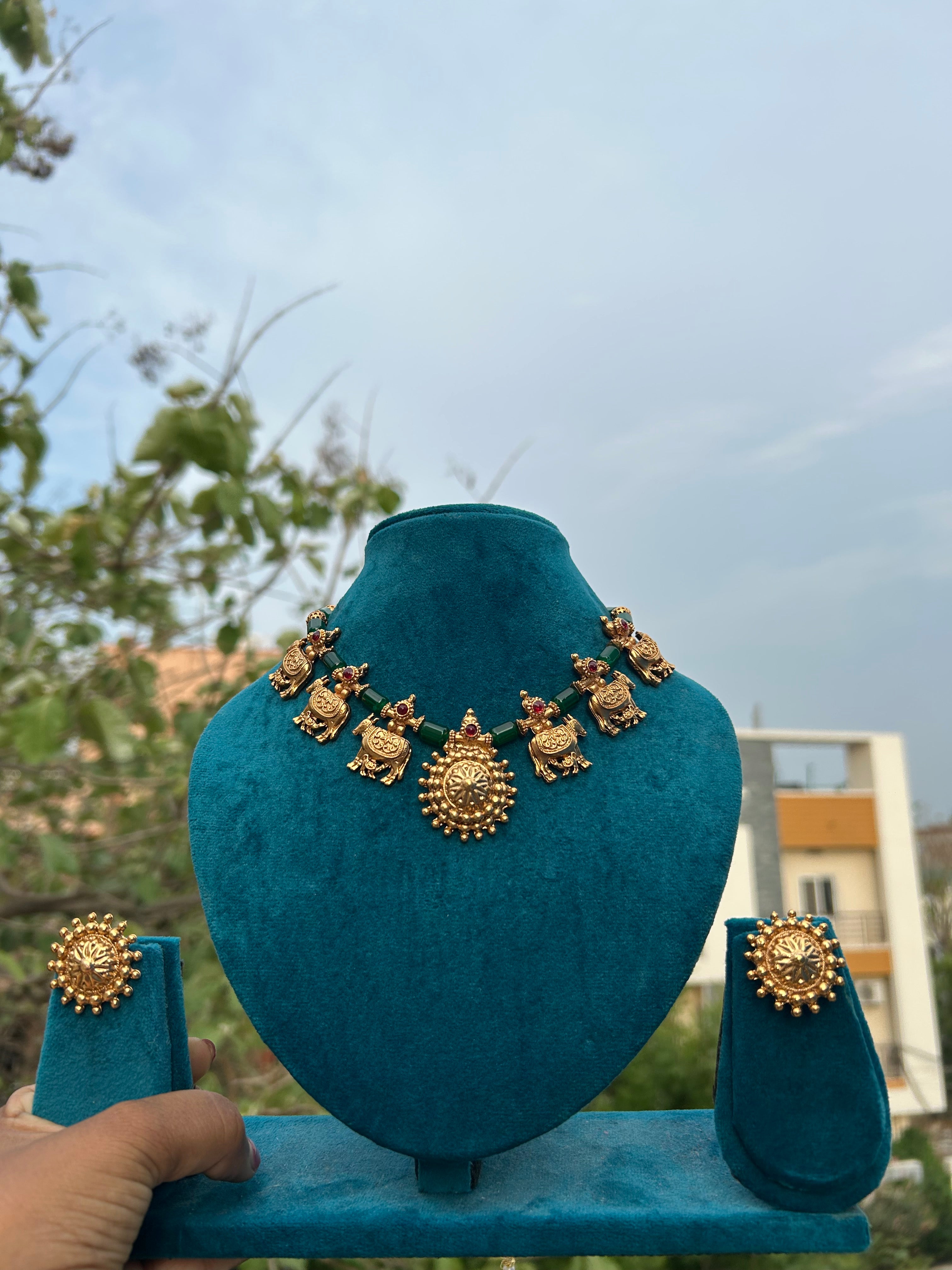 Sravanthi (A Vintage gold look a like)