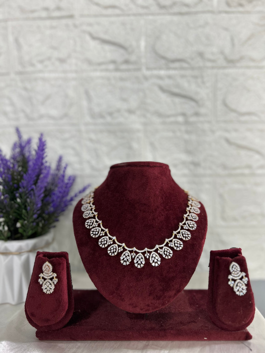 Sruthi (just like diamond set)