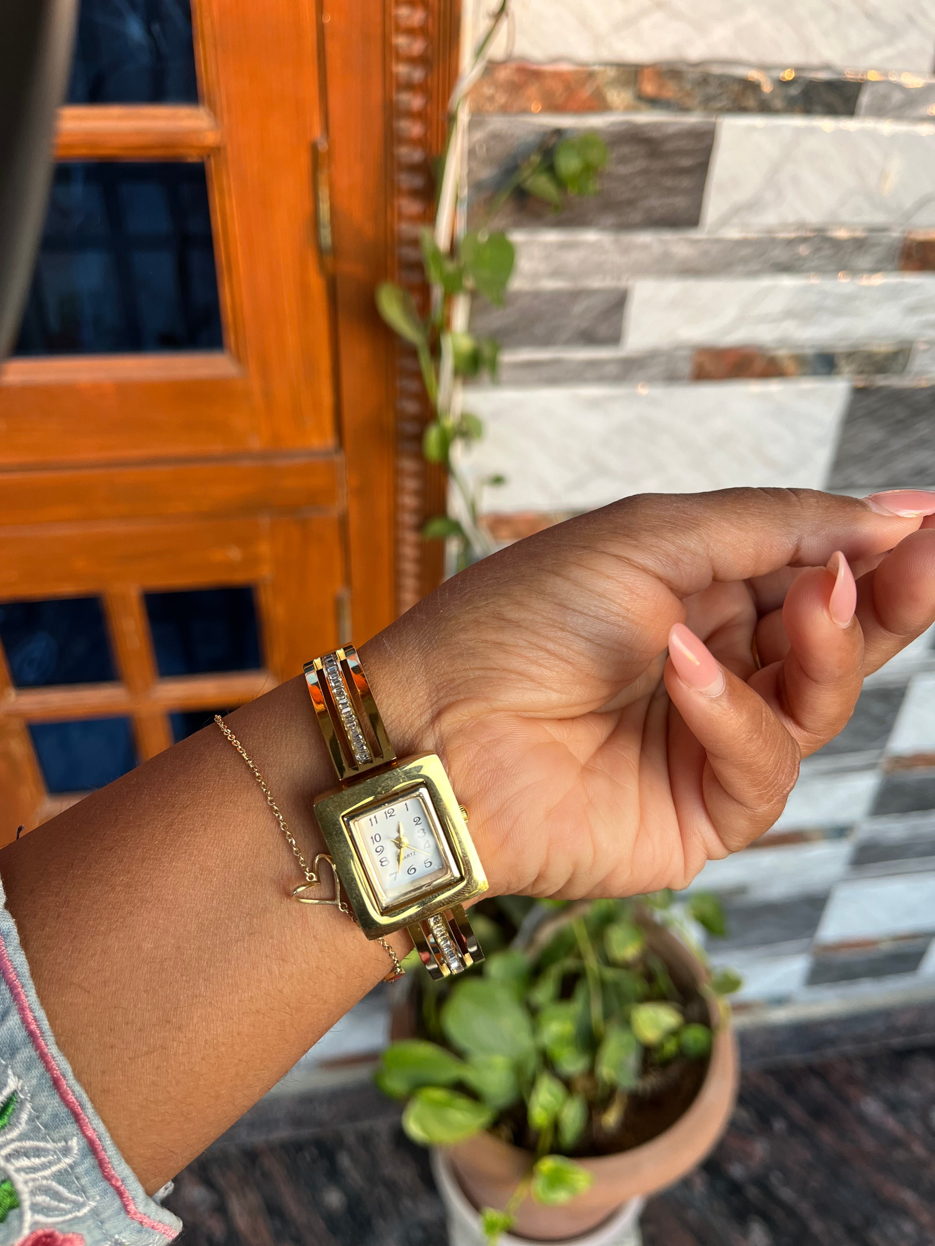 Anti tarnish openable watch (3)