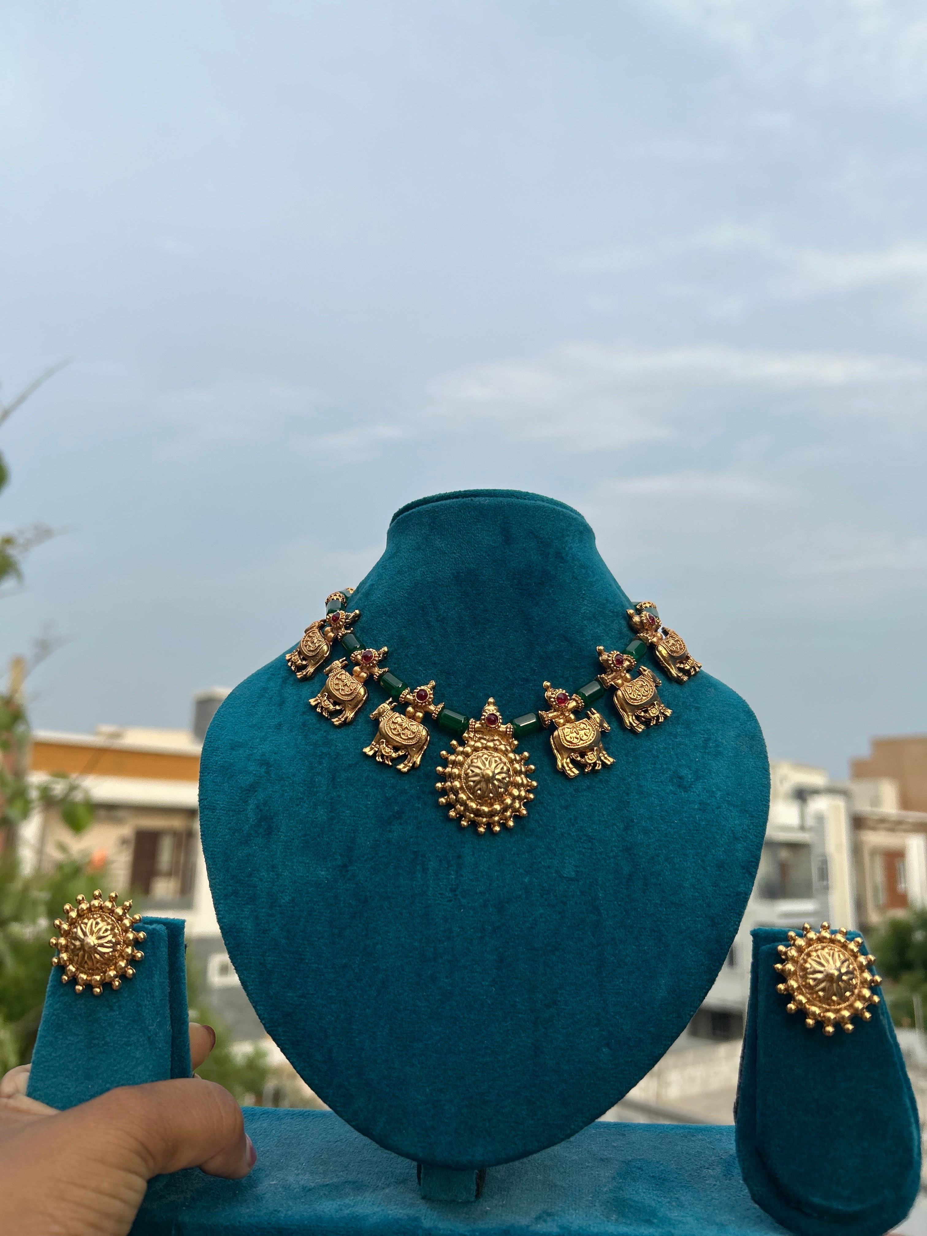 Sravanthi (A Vintage gold look a like)