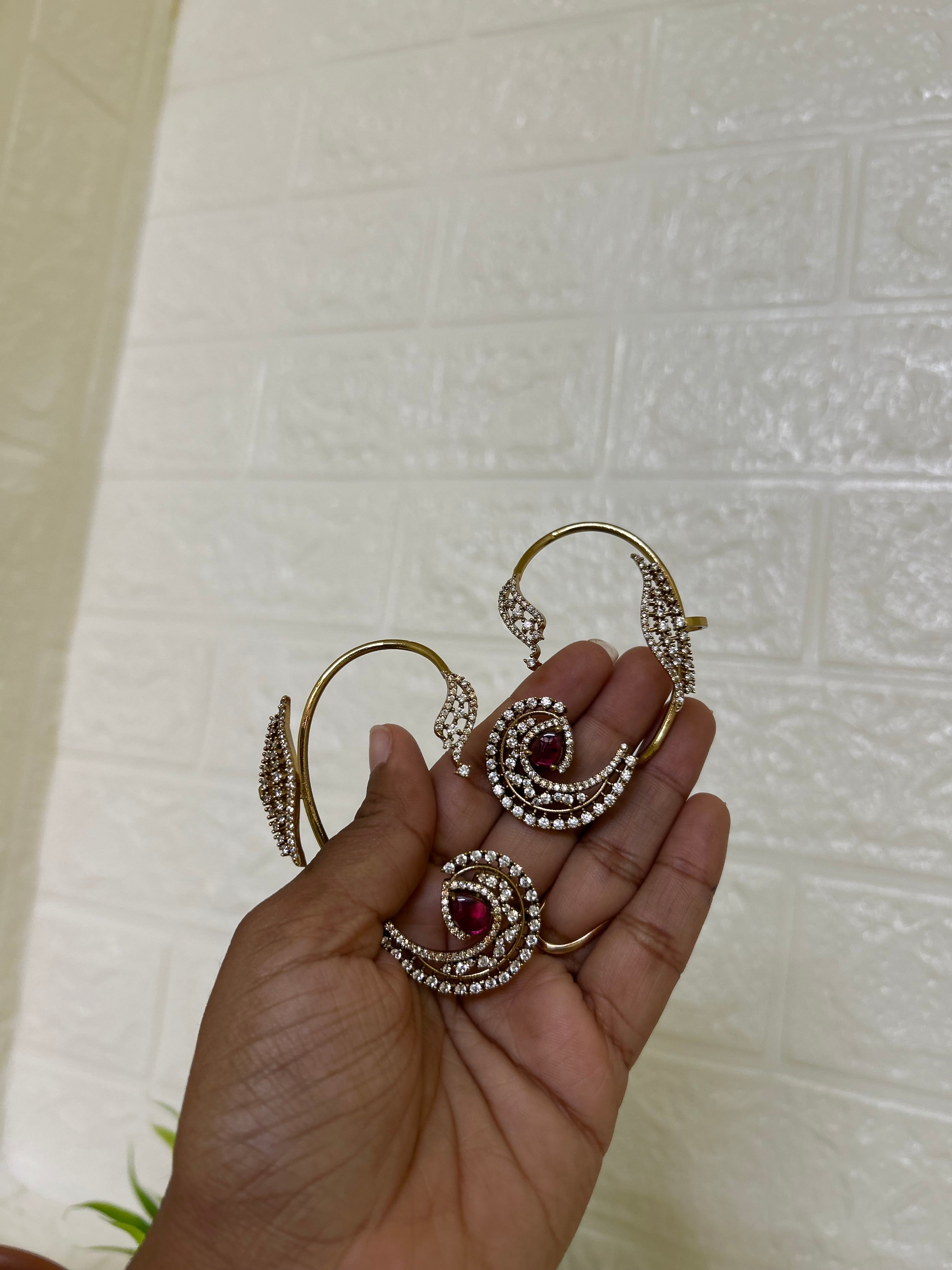 Earcuffs statements (Es5)