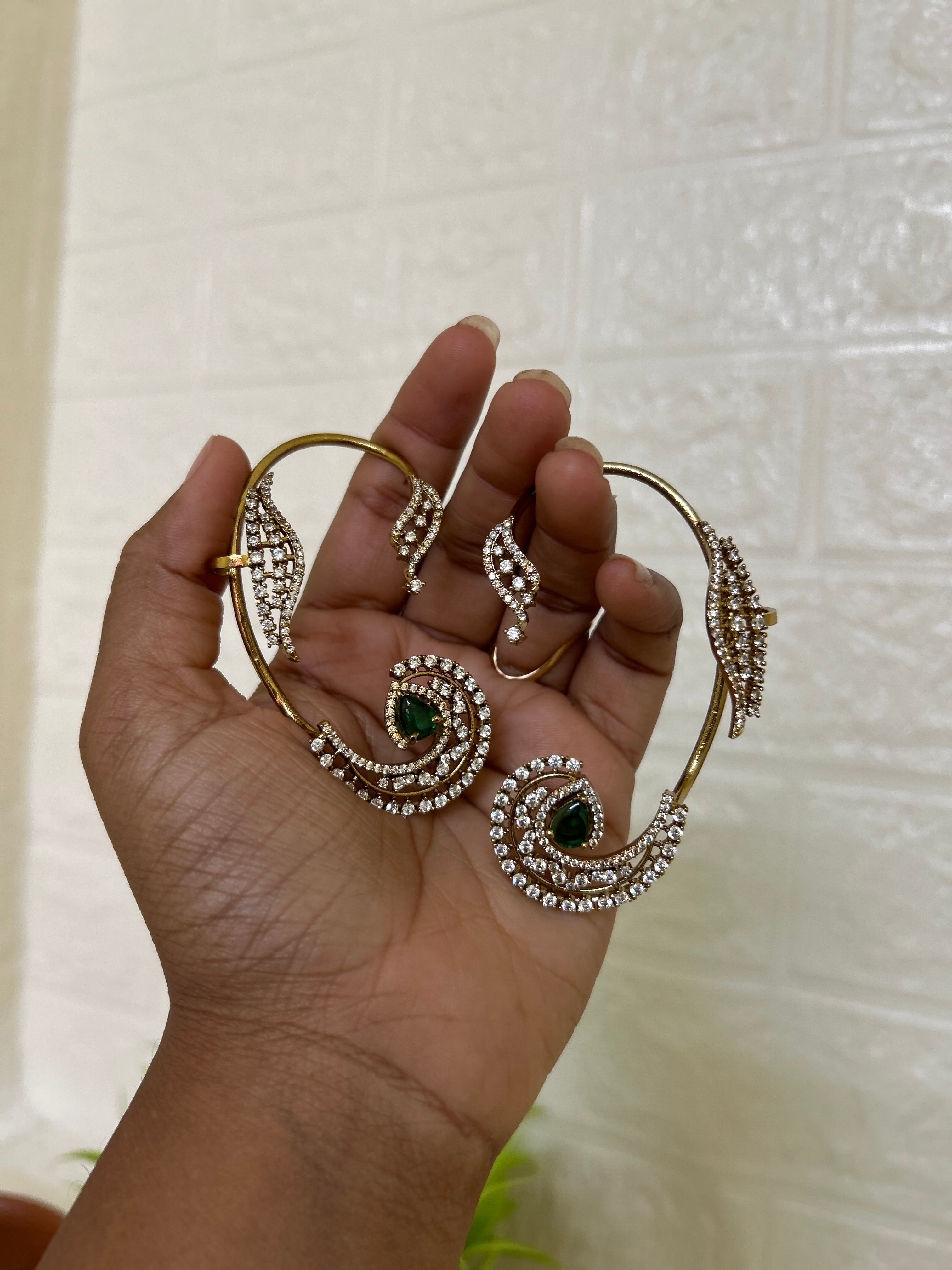 Earcuffs statements (Es5)