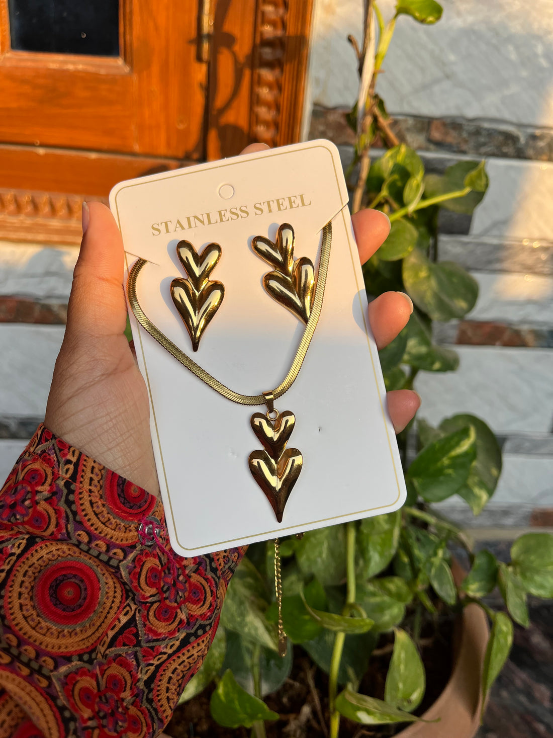 Anti tarnish Dainty necksets