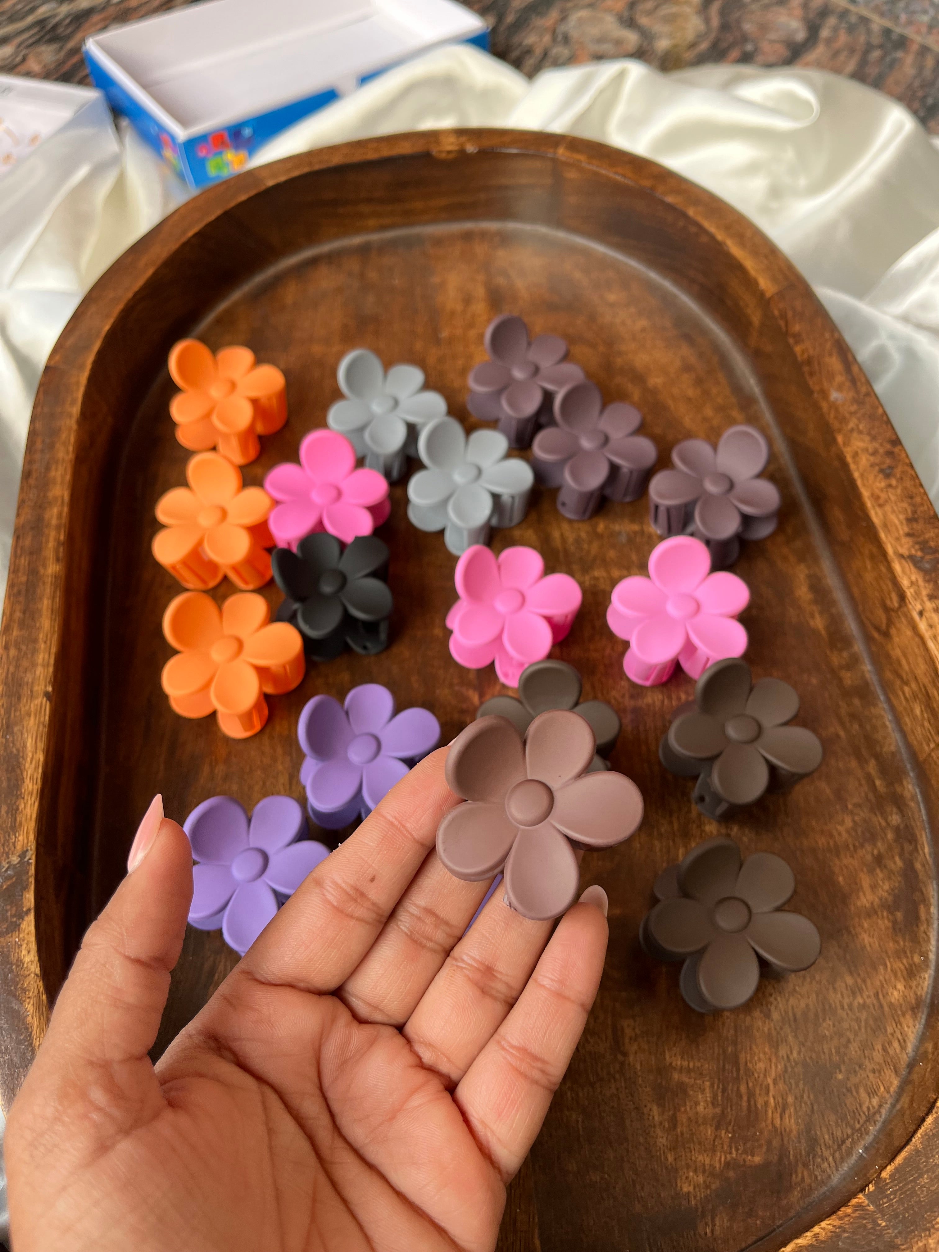 Flower clips