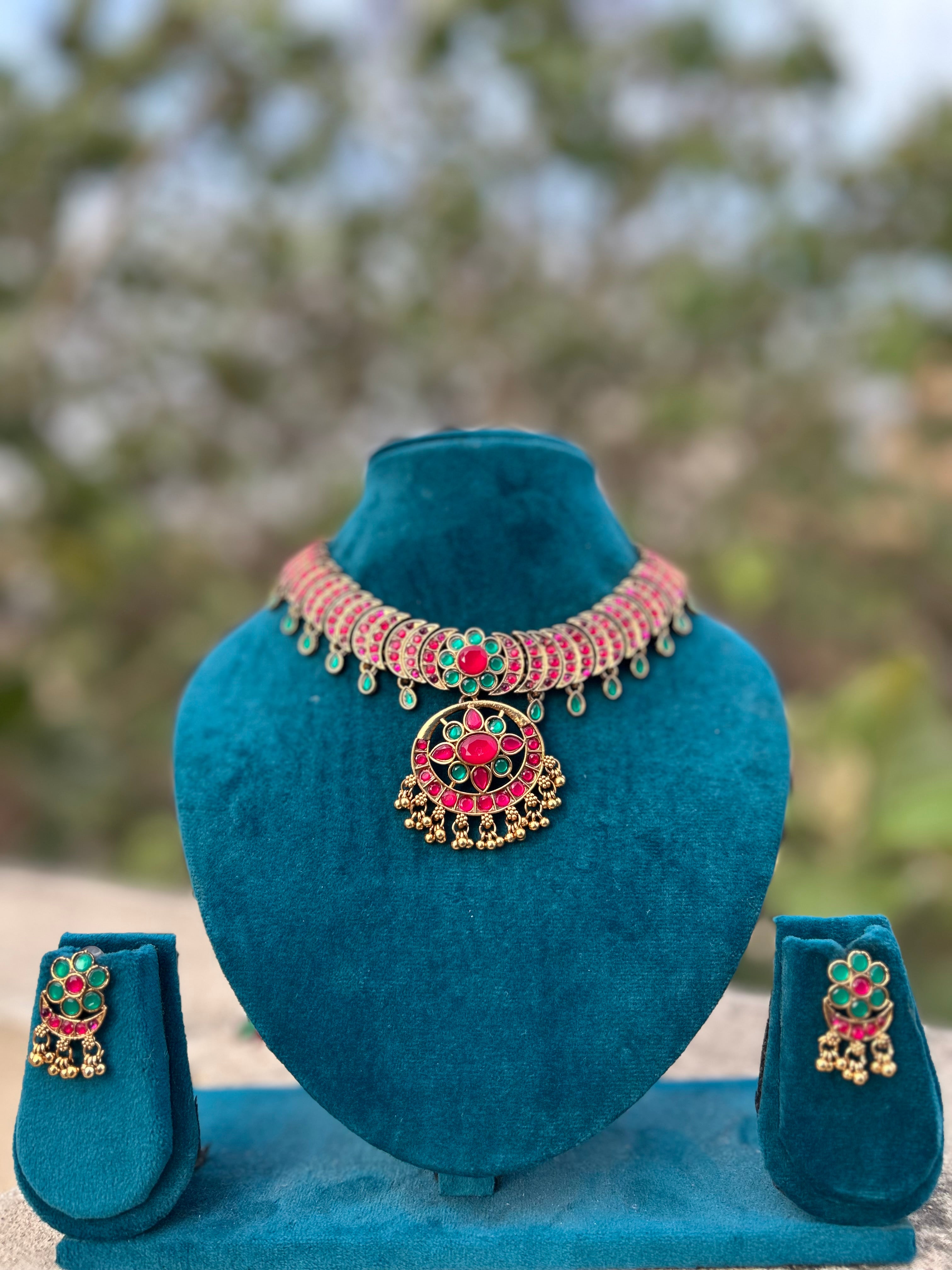 Vibha ( vintage style set)