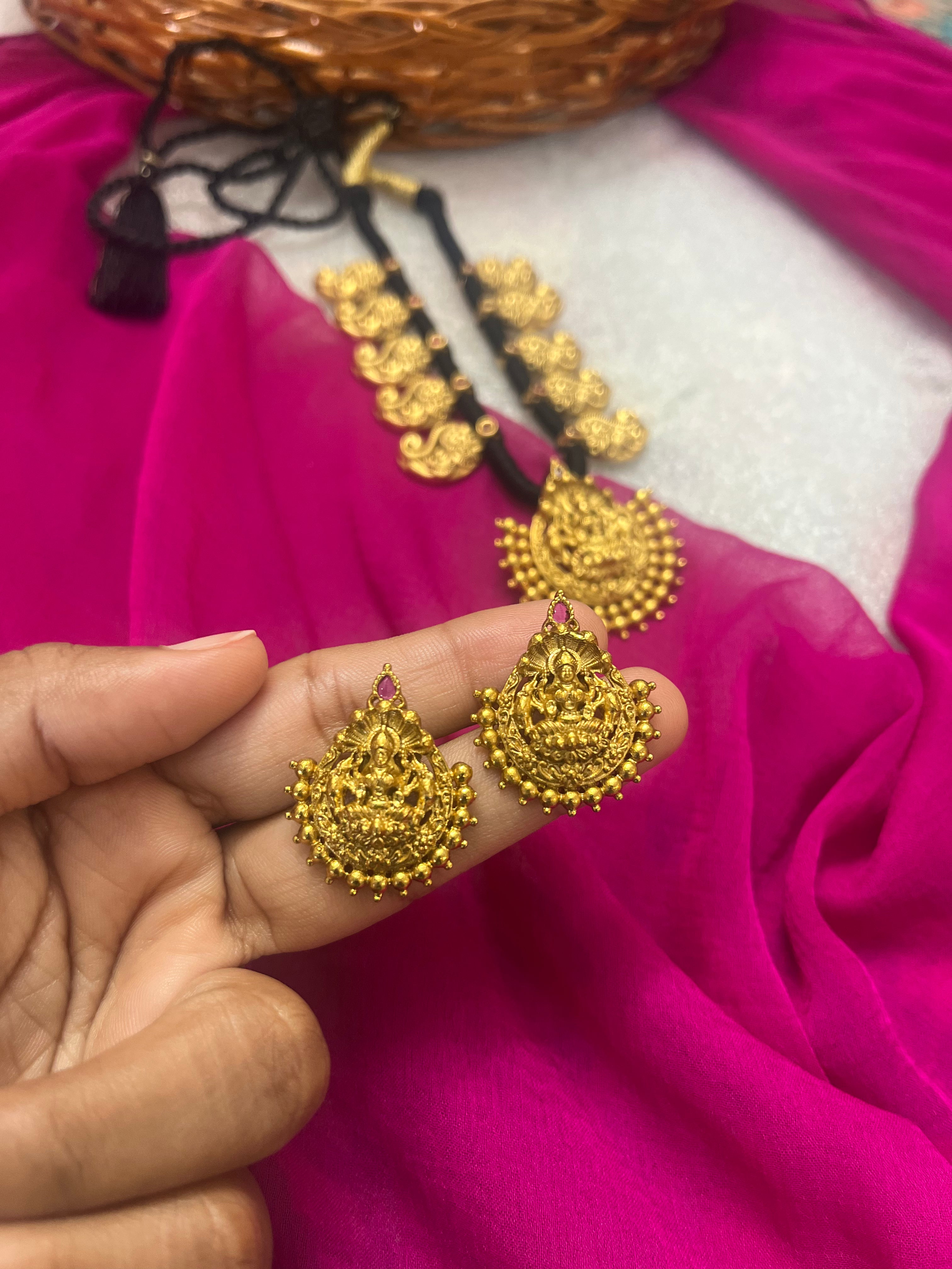 Black thread Lakshmi mango set